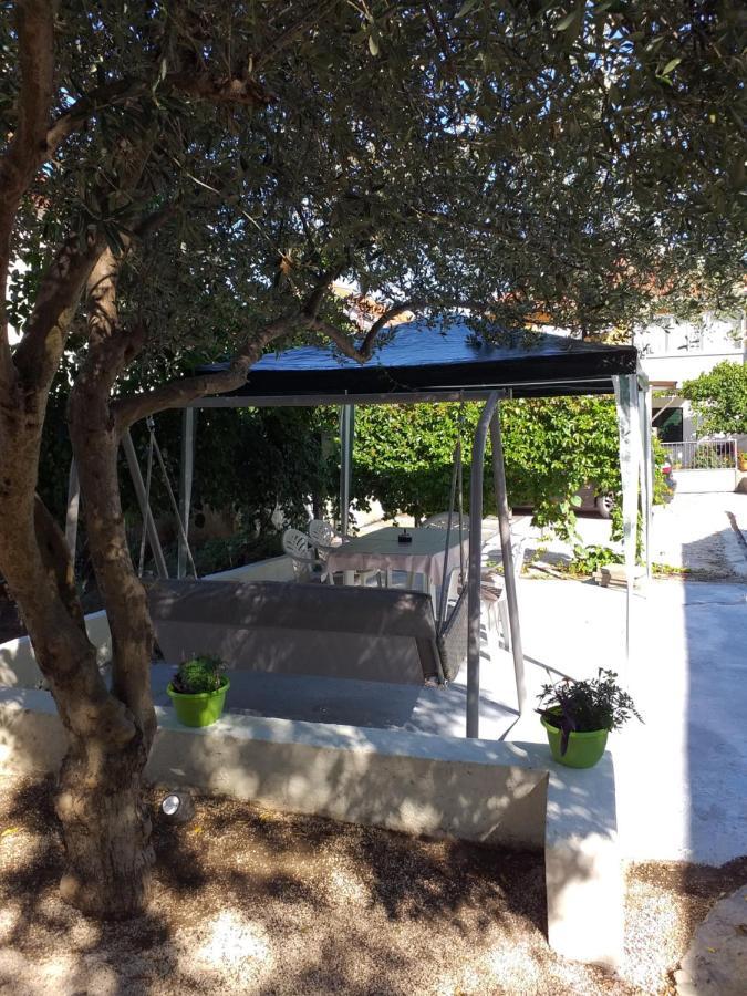 Apartments Jelicic Biograd Na Moru Bagian luar foto