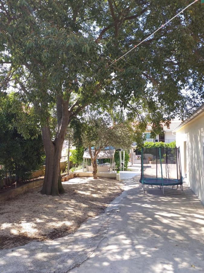 Apartments Jelicic Biograd Na Moru Bagian luar foto