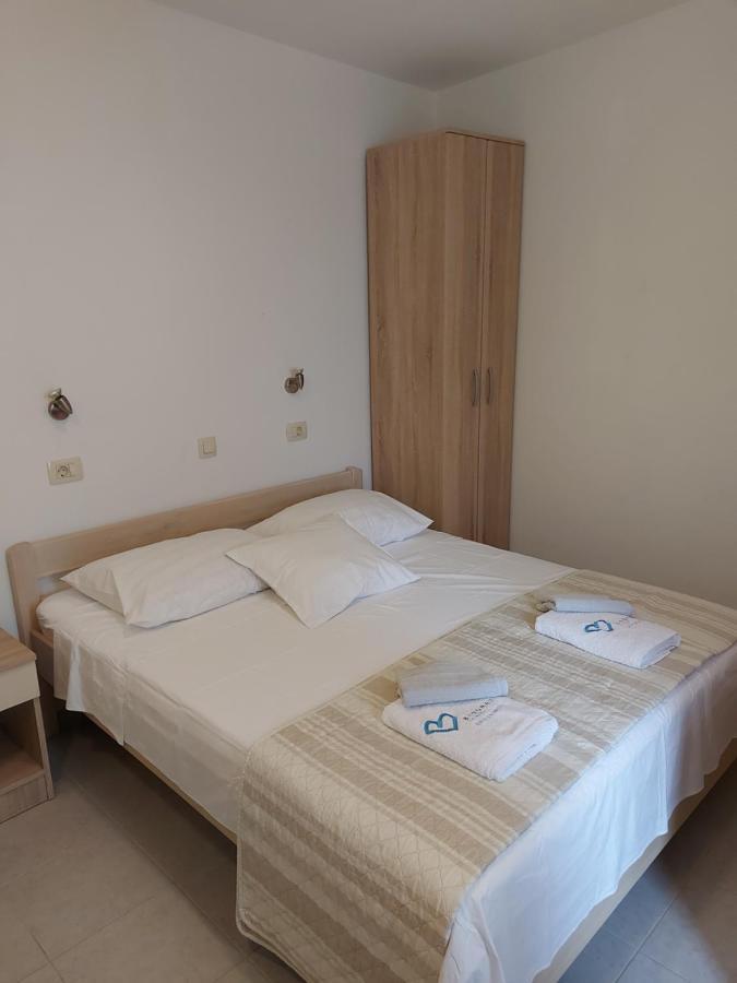 Apartments Jelicic Biograd Na Moru Bagian luar foto