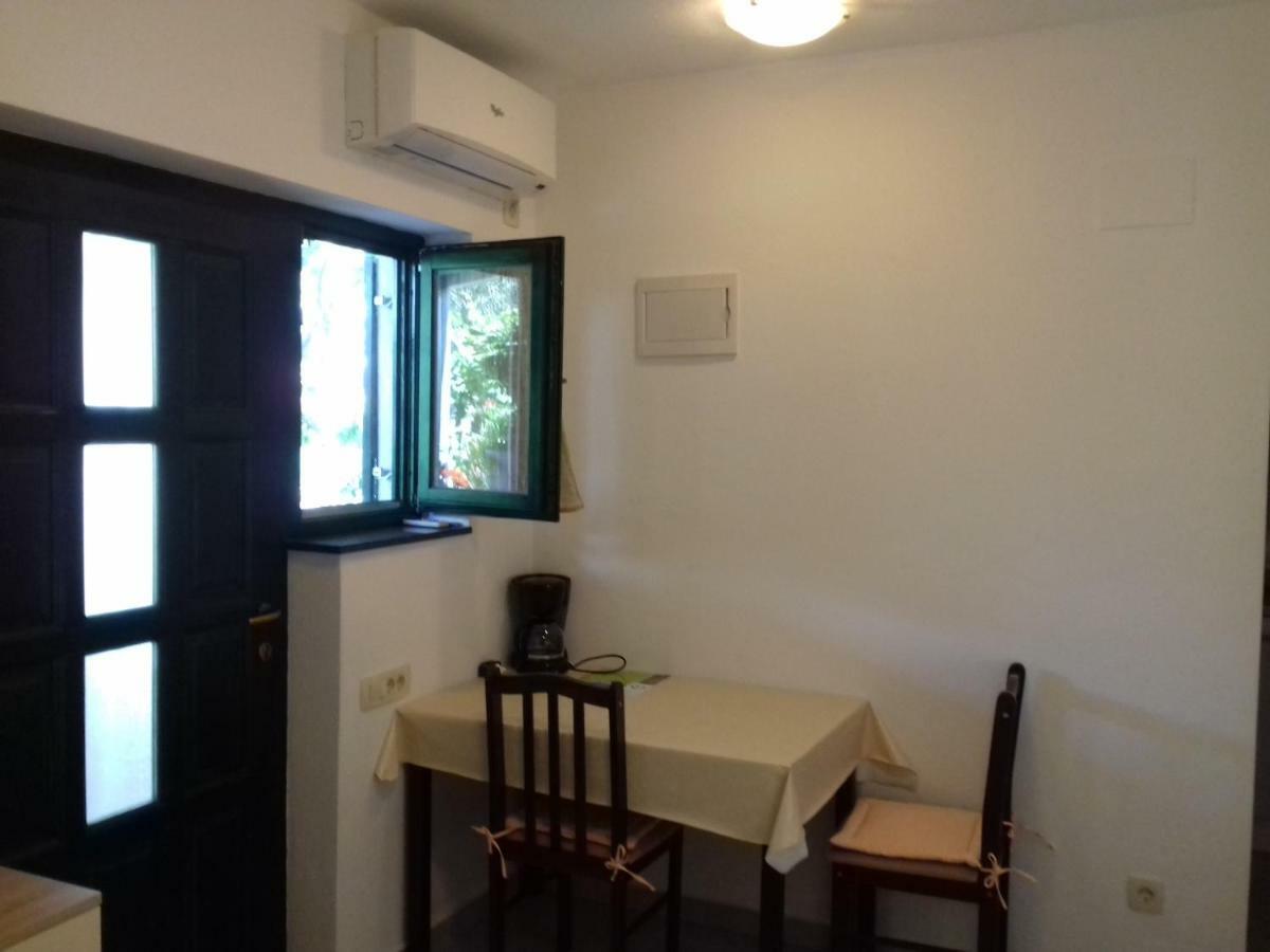 Apartments Jelicic Biograd Na Moru Bagian luar foto