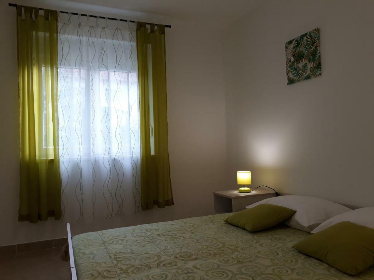 Apartments Jelicic Biograd Na Moru Bagian luar foto