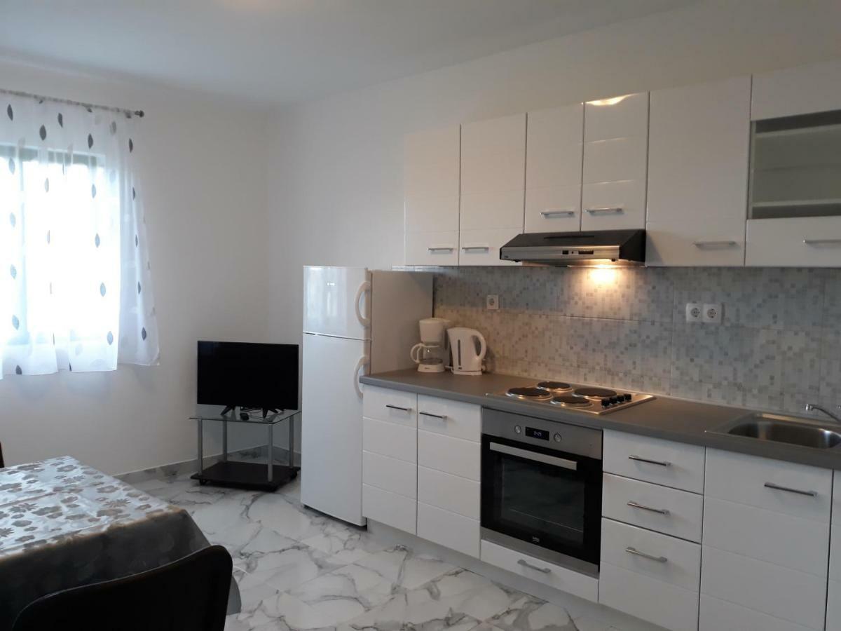 Apartments Jelicic Biograd Na Moru Bagian luar foto
