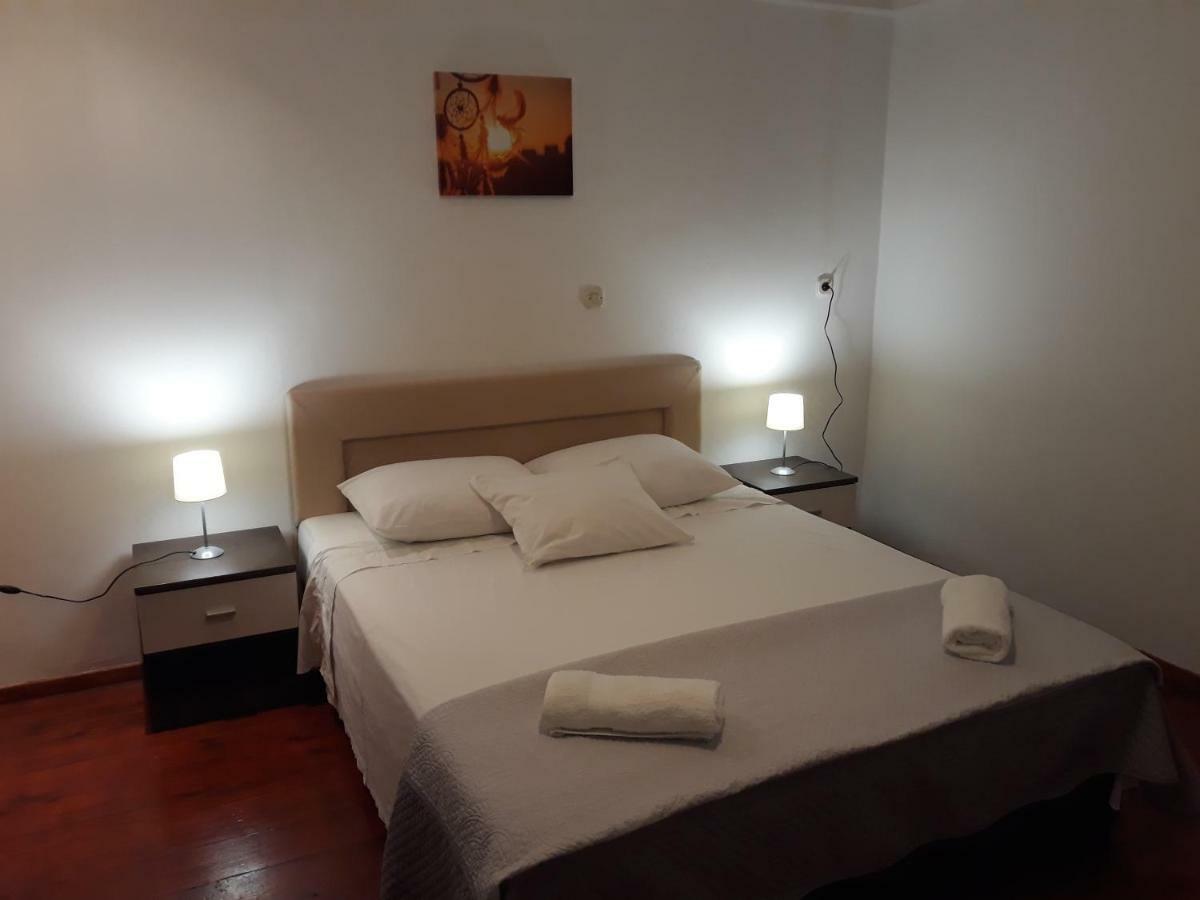 Apartments Jelicic Biograd Na Moru Bagian luar foto